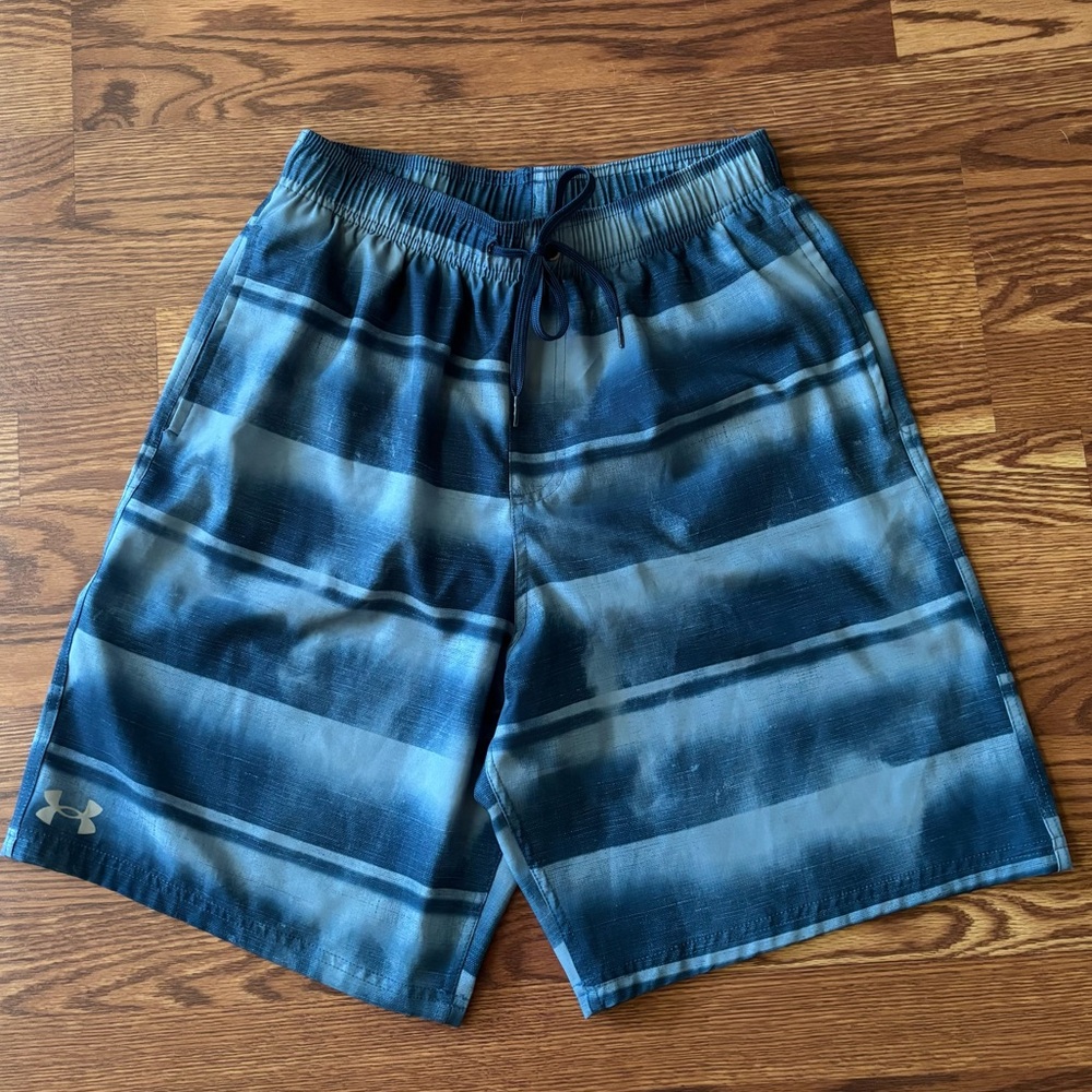 Men’s Under Armour Navy Swim Trunks Shorts Size M (Teen / Athlete / HS )